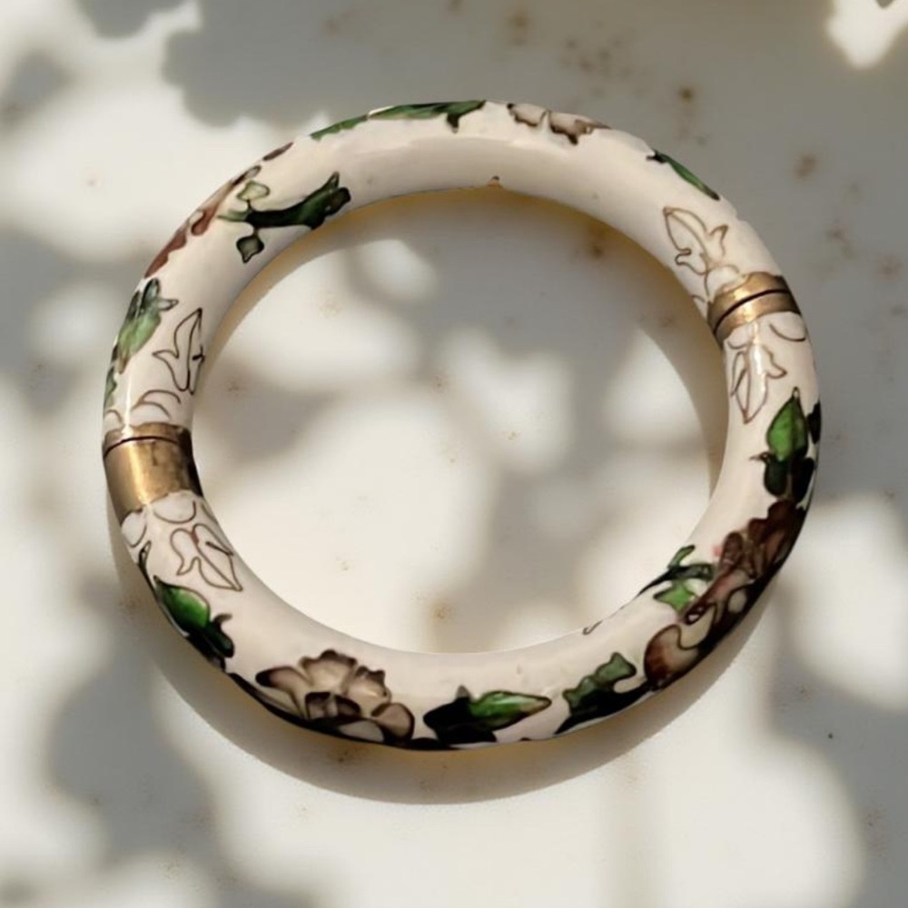 Vintage Elegant Asian White & Multi Enamel Cloisonné Floral Hinge Bracelet